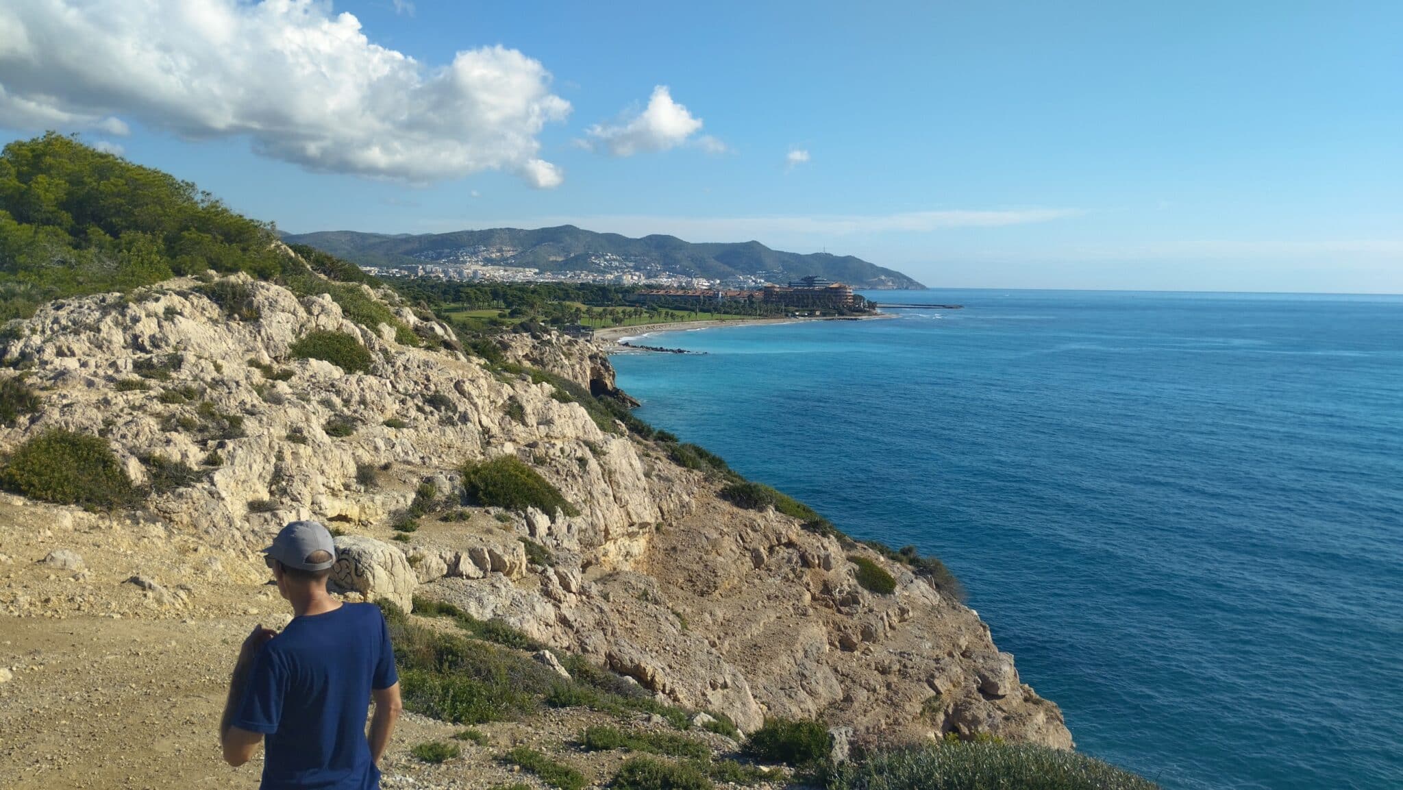 Sitges to Vilanova and back with optional skinny-dipping
